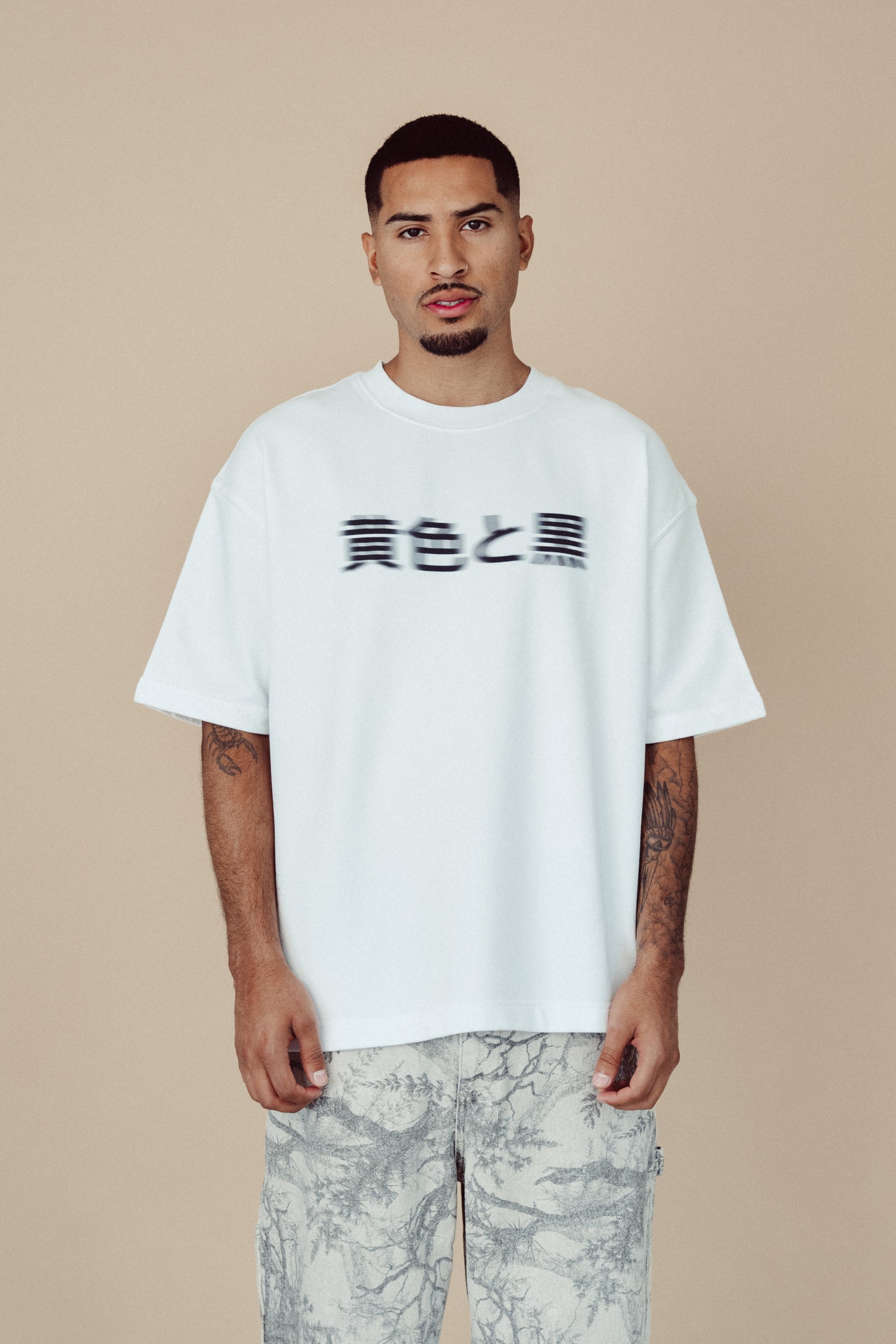WAVY JAPANESE WHITE TEE