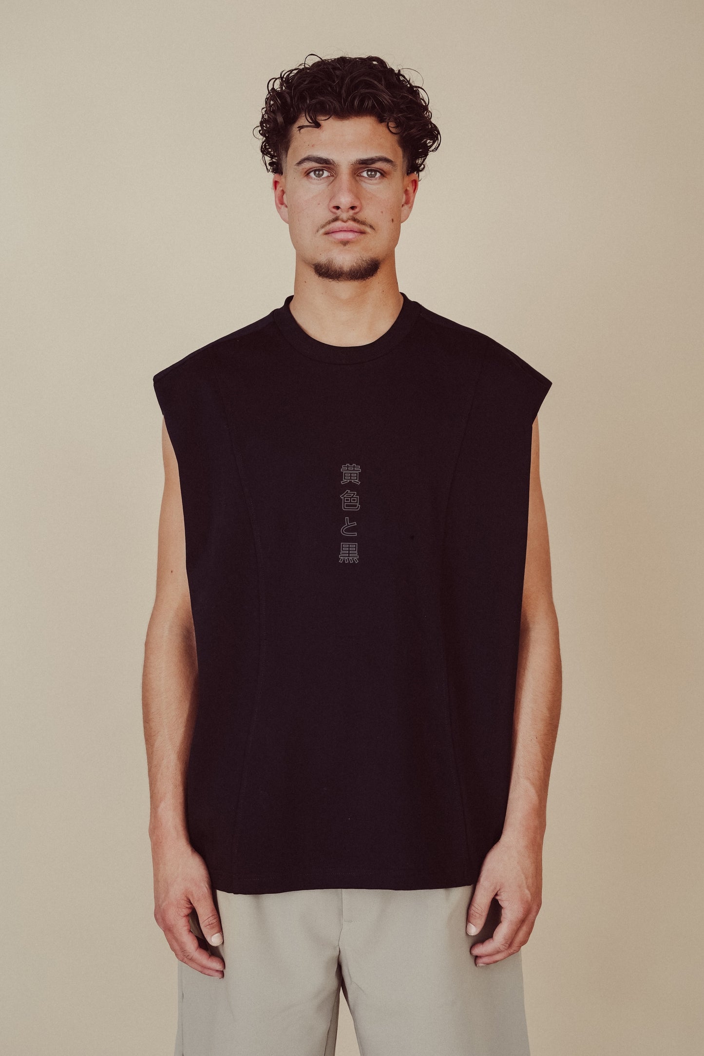 Sleeveless Tee Black - Okayama