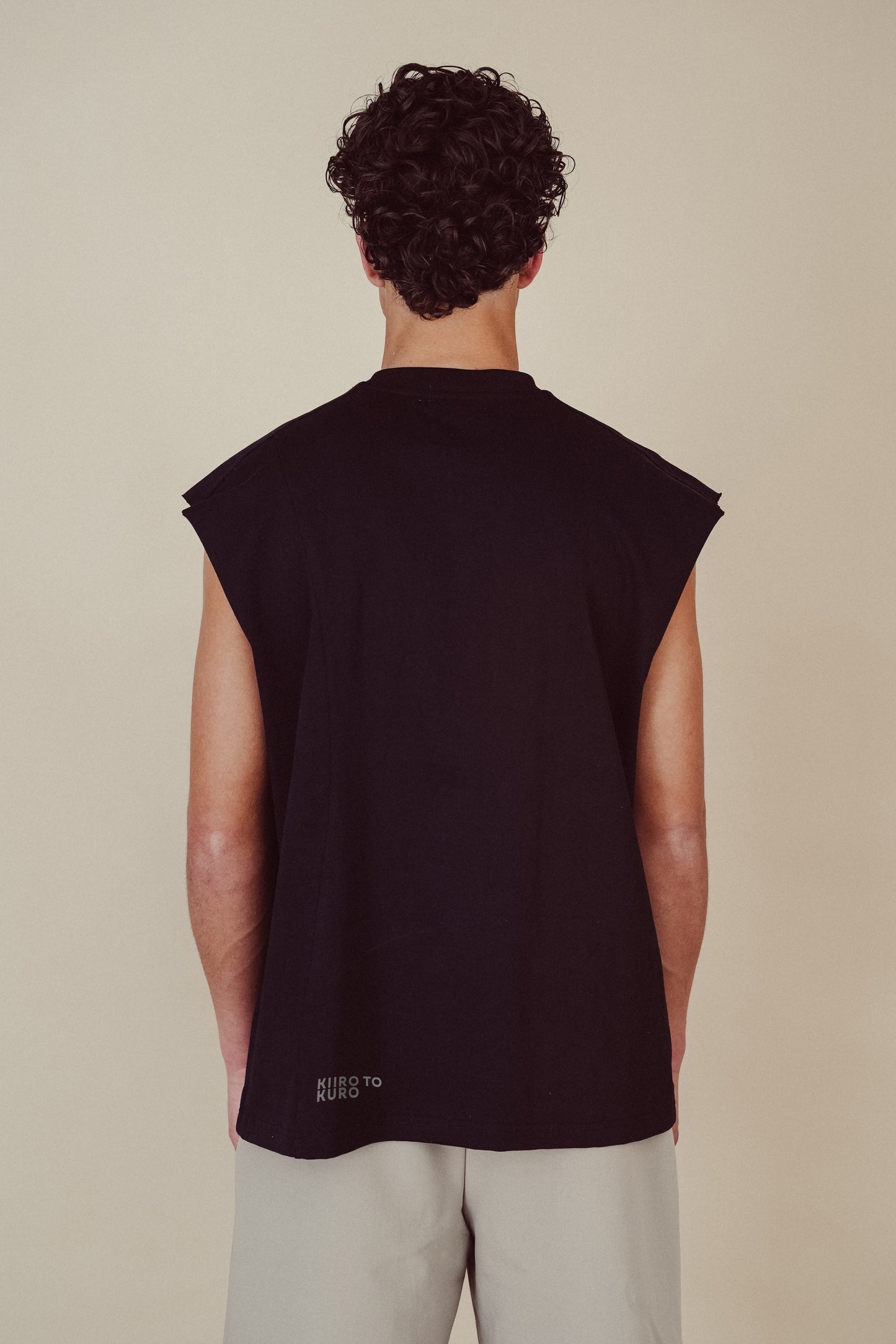 Sleeveless Tee Black - Okayama