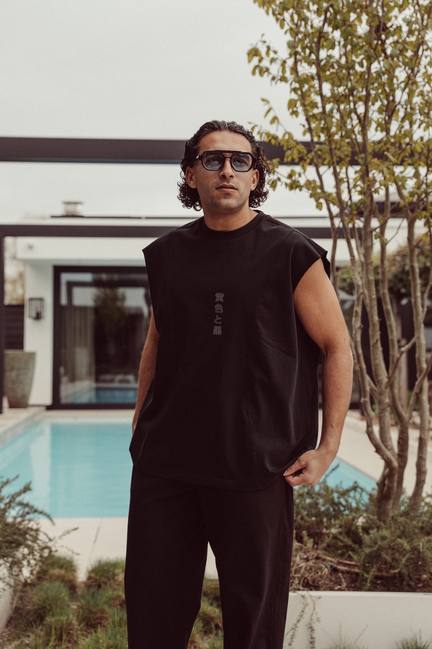 Sleeveless Tee Black - Okayama
